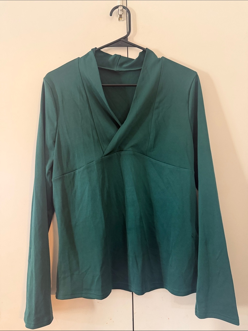 Emerald Green Long Sleeve V-Neck Women’s Top